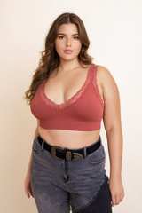 Bralette acolchado con ribete de encaje Plus