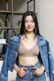Bralette acolchado con ribete de encaje