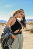 Bralette de encaje con cuello halter