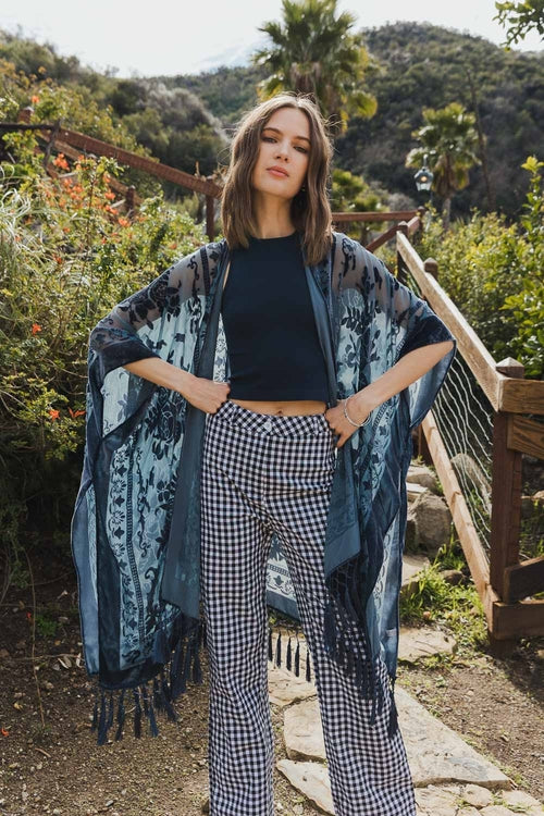 Kimonos de tapiz de malla de terciopelo.