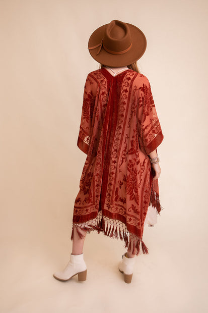 Kimonos de tapiz de malla de terciopelo.