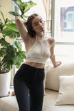 Bralettes de cuello alto de malla