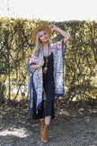 Kimonos de patchwork con estampado floral de cachemira.
