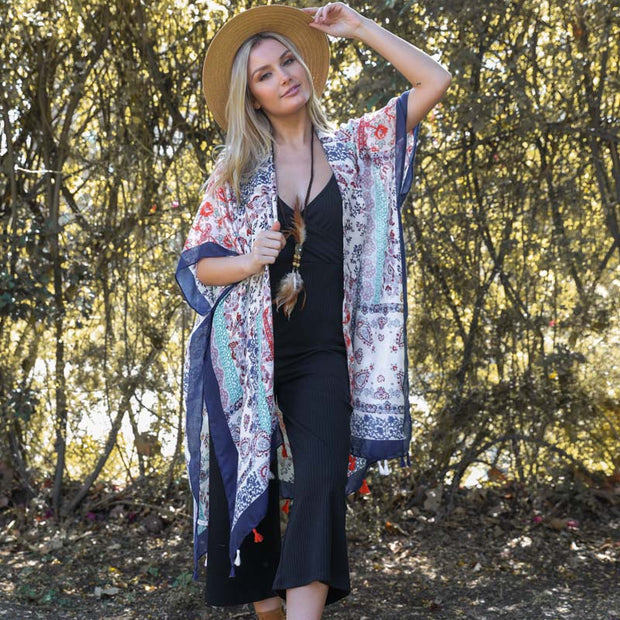 Kimonos de patchwork con estampado floral de cachemira.