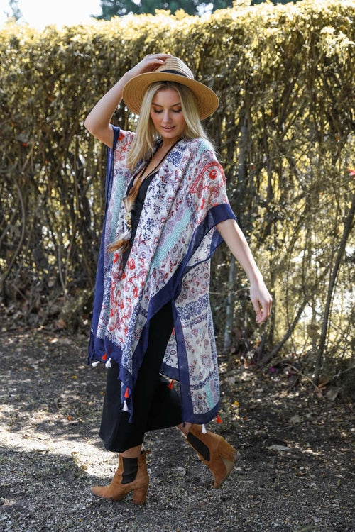 Kimonos de patchwork con estampado floral de cachemira.
