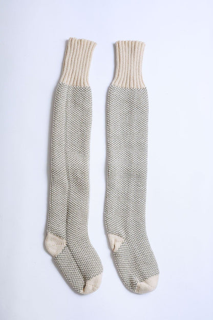 Chaussettes de détente en tricot côtelé.