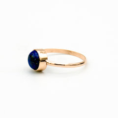 Bague en or rempli 14 carats avec lunette ronde en lapis-lazuli