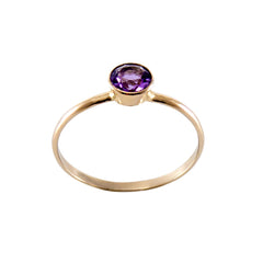 Anillo chapado en oro de 14 k con bisel de amatista rosa