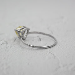 Bague solitaire en argent sterling avec topaze citronnée et trillion