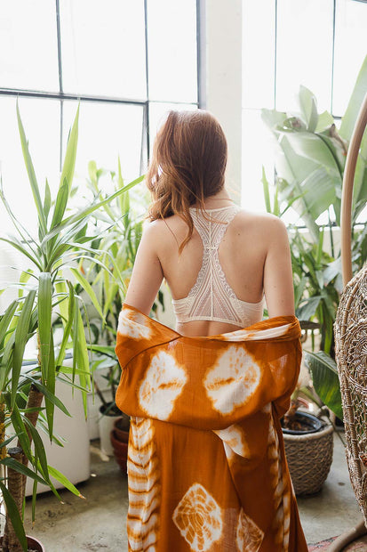 Bralettes de espalda cruzada con encaje inalámbrico.