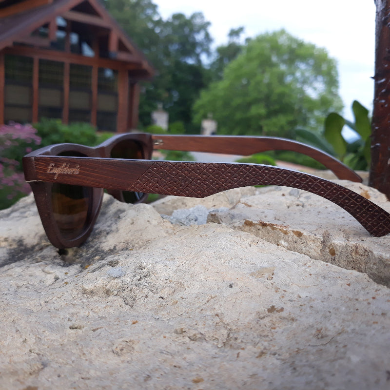 Lunettes de soleil à verres cramoisis