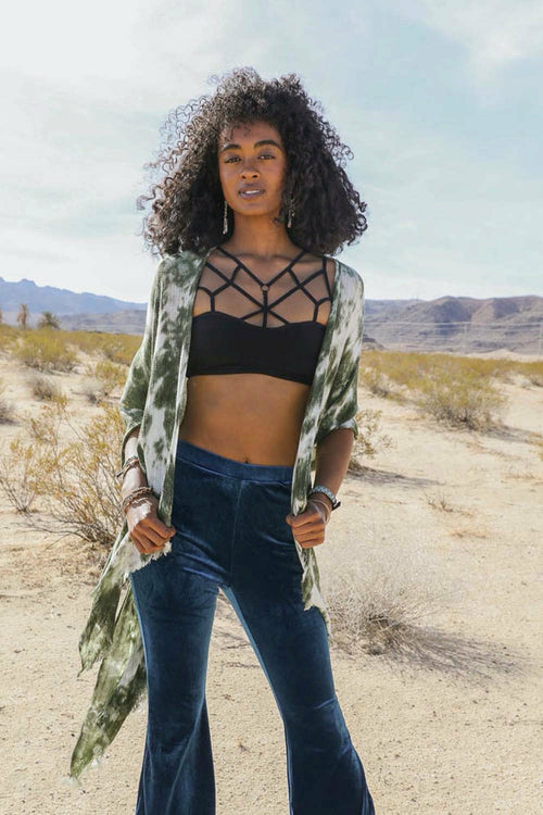 Kimonos festivos con efecto tie-dye.