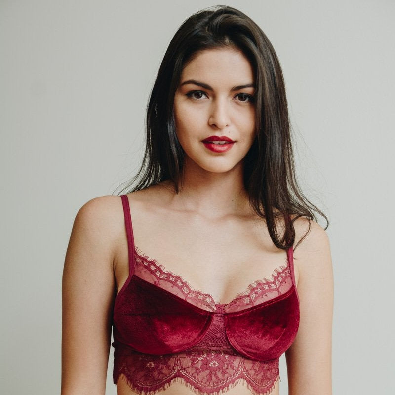 Camisola de encaje de terciopelo